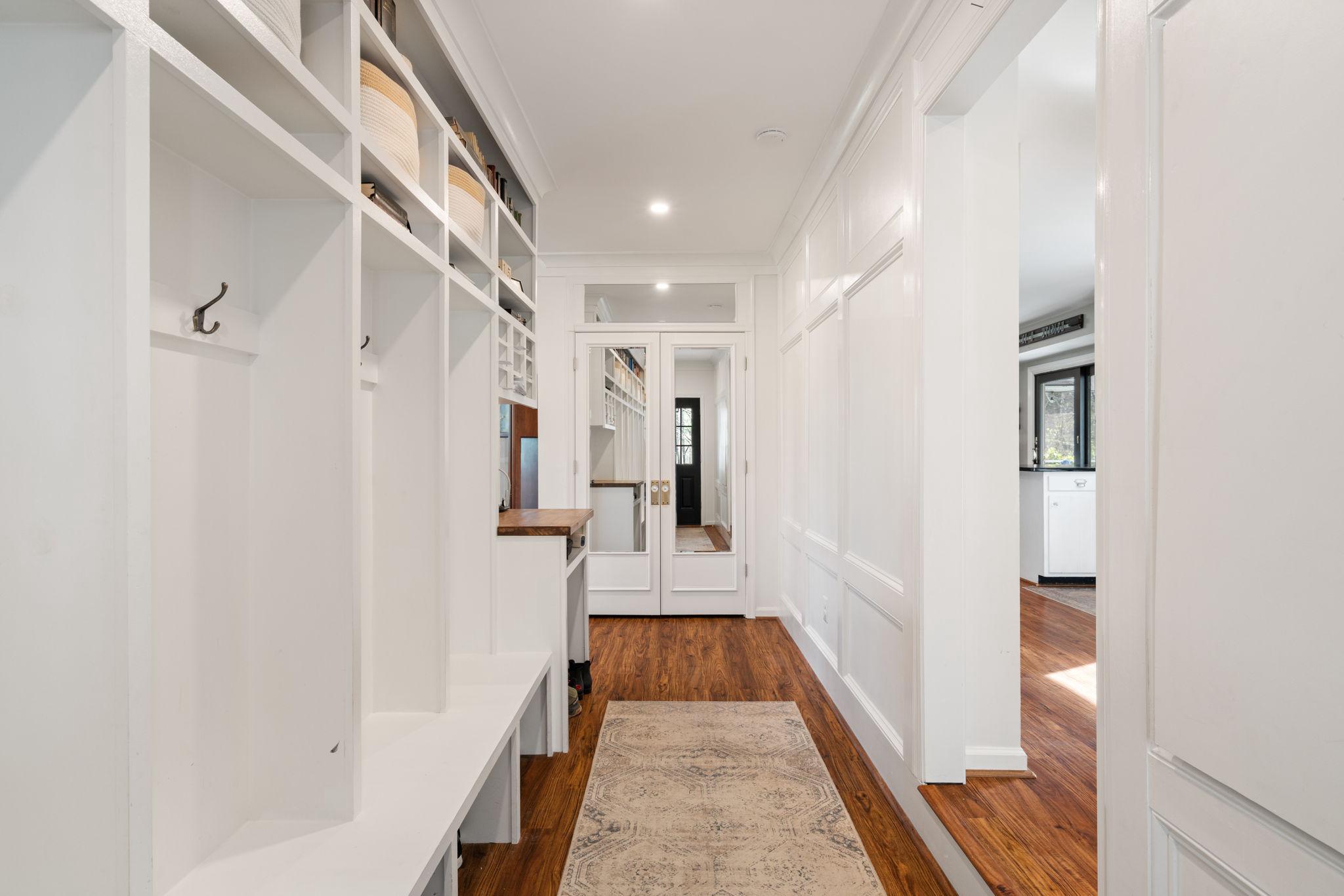 19728 Gleedsville Road Leesburg, VA 20175 - Photo 11 of 61 Side entrance into mud room