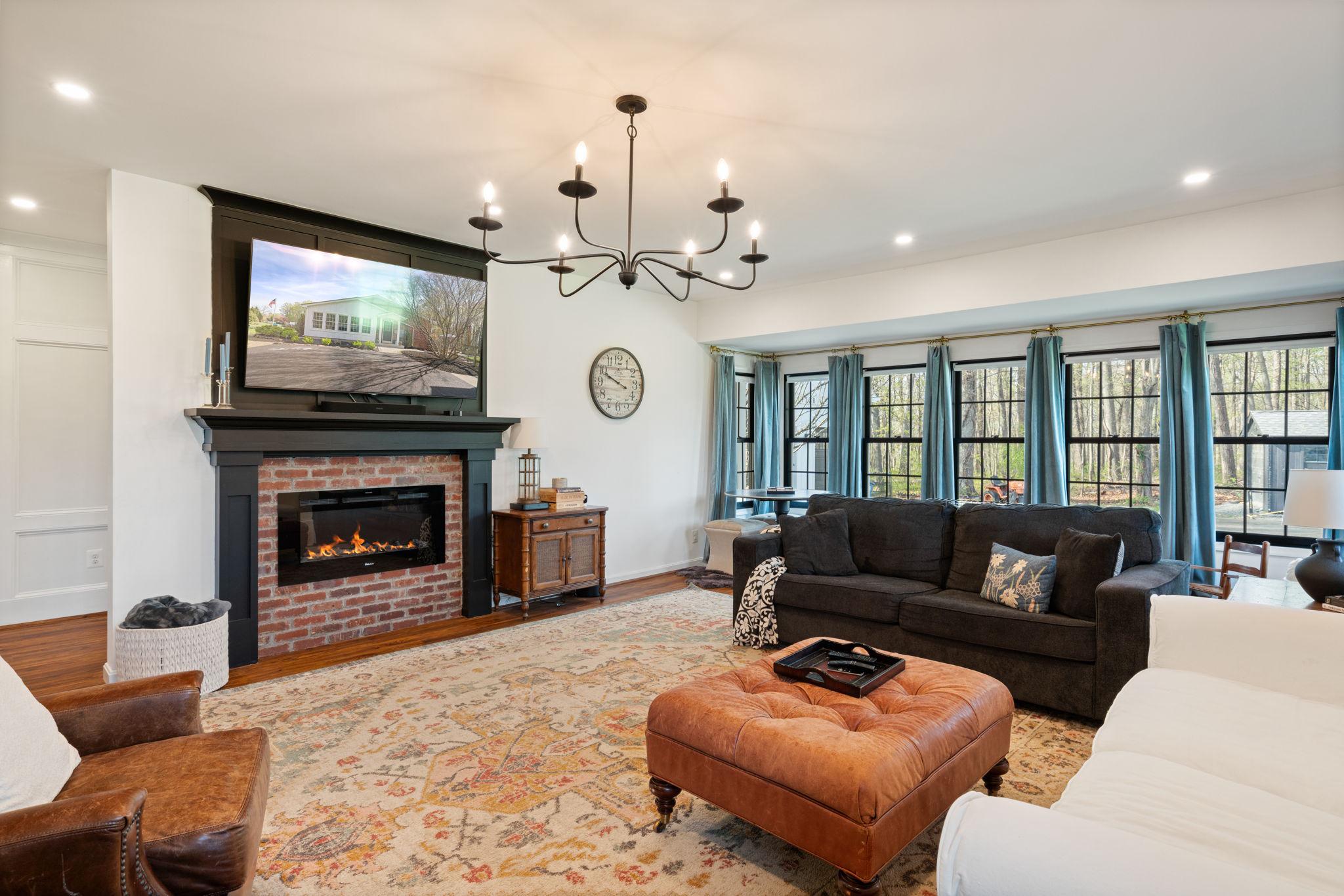 19728 Gleedsville Road Leesburg, VA 20175 - Photo 25 of 61 Family room