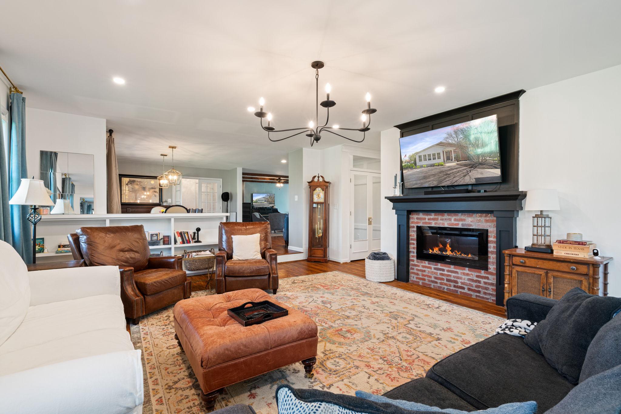19728 Gleedsville Road Leesburg, VA 20175 - Photo 26 of 61 Family room