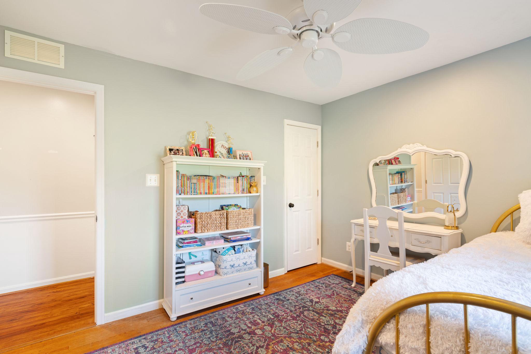19728 Gleedsville Road Leesburg, VA 20175 - Photo 33 of 61 Third bedroom
