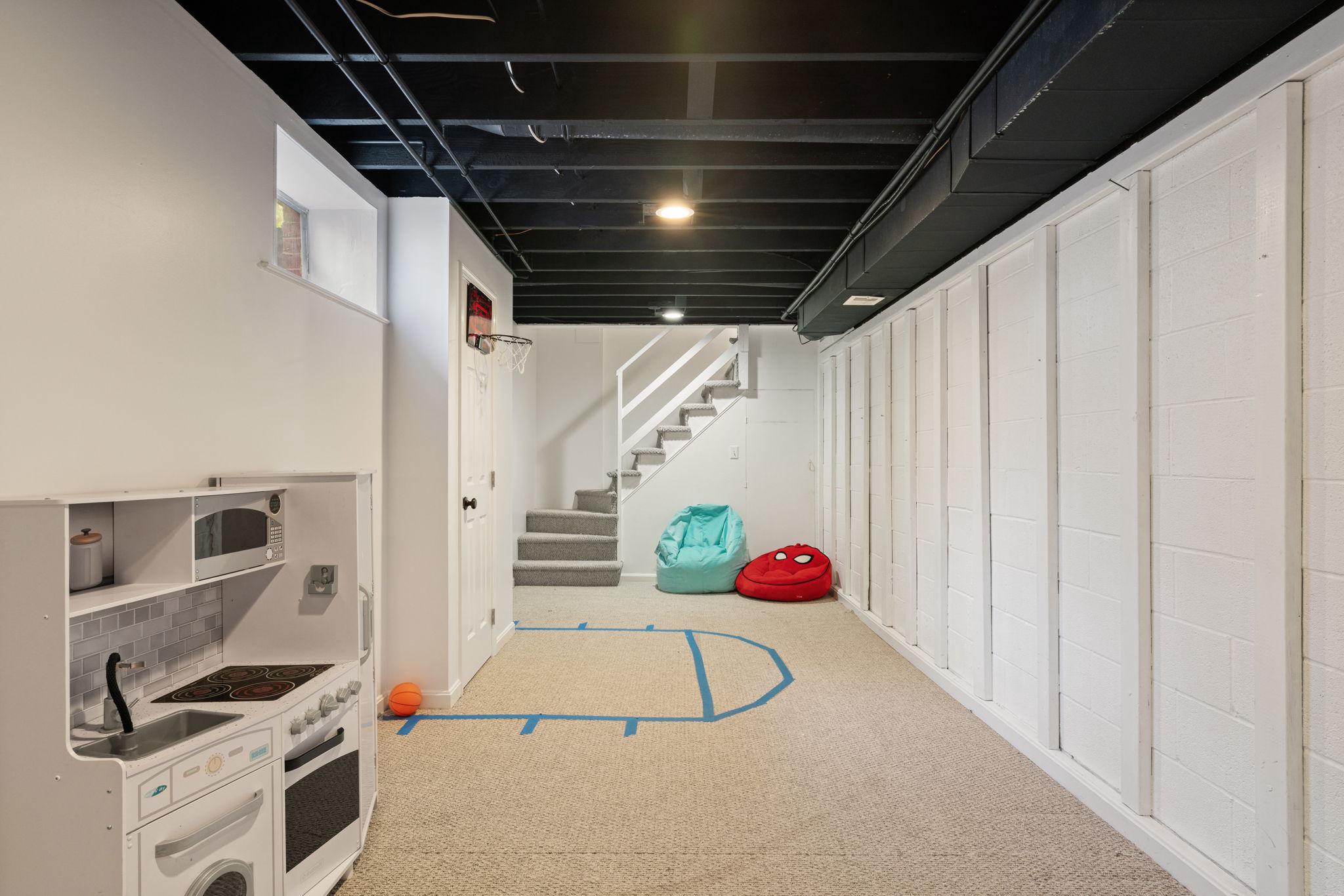19728 Gleedsville Road Leesburg, VA 20175 - Photo 43 of 61 Basement play area