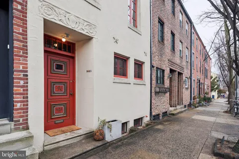$995,000 | 2420 Pine Street, Philadelphia, PA 19103