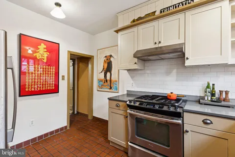 $995,000 | 2420 Pine Street, Philadelphia, PA 19103