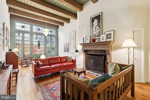 $995,000 | 2420 Pine Street, Philadelphia, PA 19103