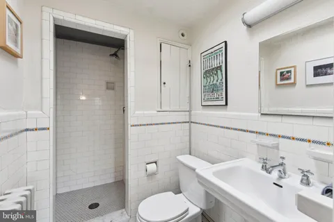 $995,000 | 2420 Pine Street, Philadelphia, PA 19103