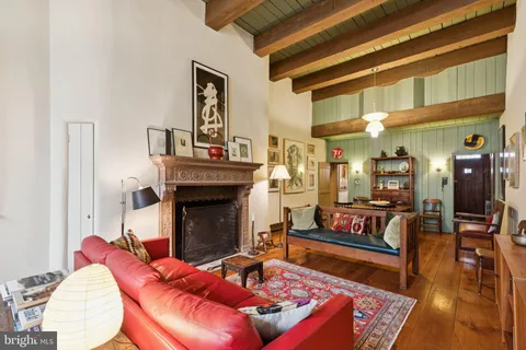 $995,000 | 2420 Pine Street, Philadelphia, PA 19103