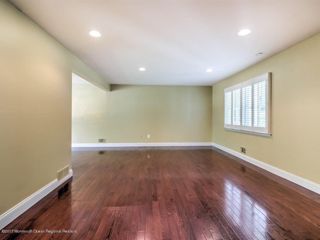 437 Union Hill Road Morganville, NJ 07751 - Photo 8 of 34 004_LIVING ROOM