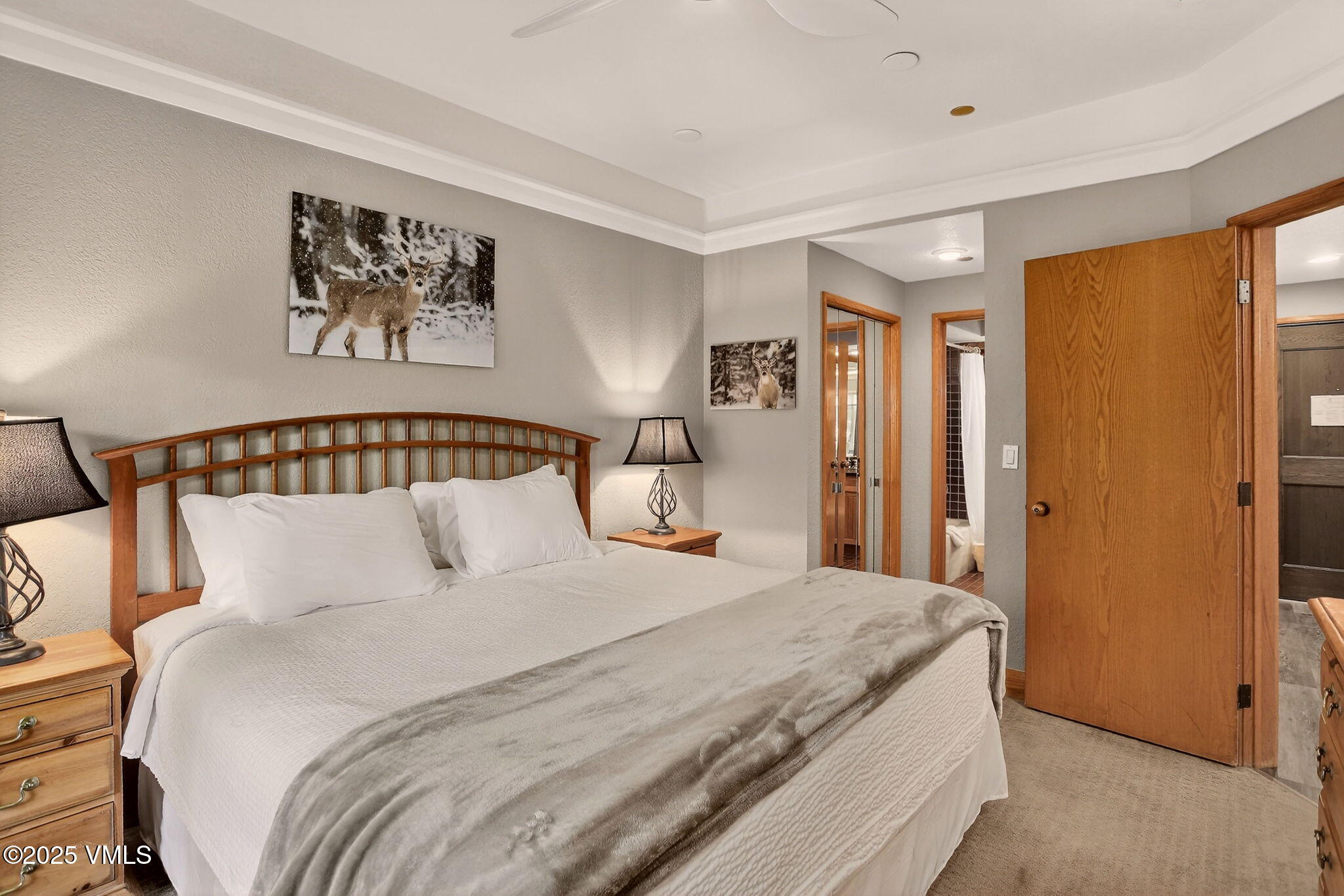 120 Offerson Road, Unit 5160 Beaver Creek, CO 81620 - Photo 16 of 30 a bedroom with a large bed and a window