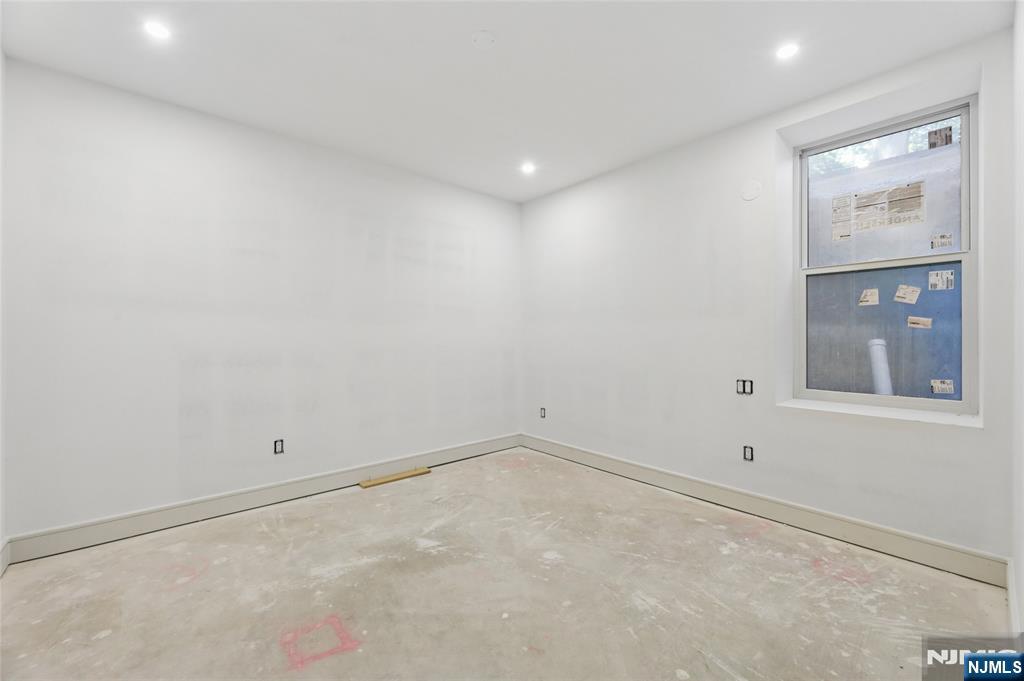 70 Carleton Road Cresskill, NJ 07626 - Photo 26 of 31