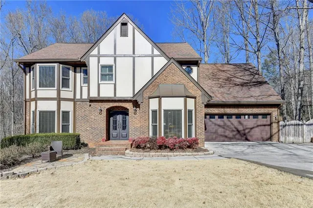 $849,000 | 350 South Satinwood Place, Roswell, GA 30076