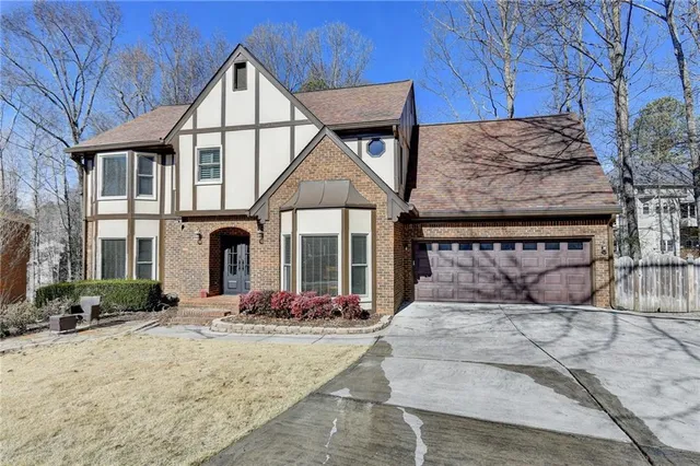 $829,000 | 350 South Satinwood Place, Roswell, GA 30076