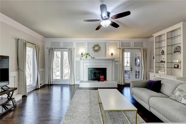 $829,000 | 350 South Satinwood Place, Roswell, GA 30076