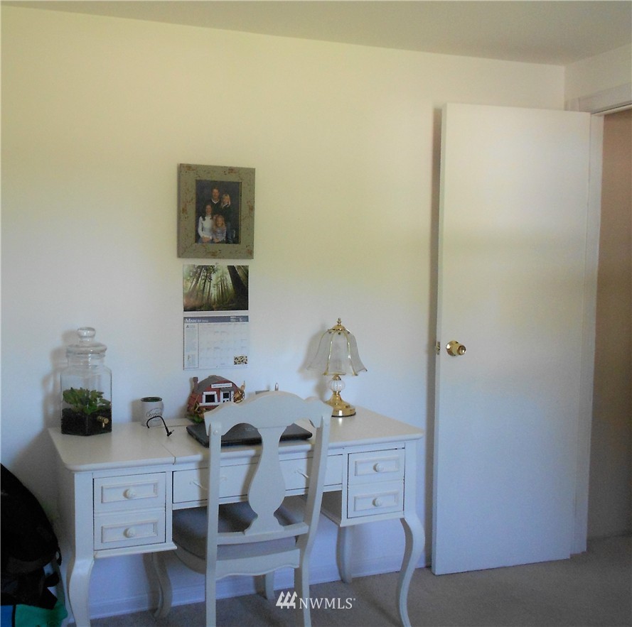4780 Erlands Point Road Northwest Bremerton, WA 98312 - Photo 12 of 19 Gallery Image 12