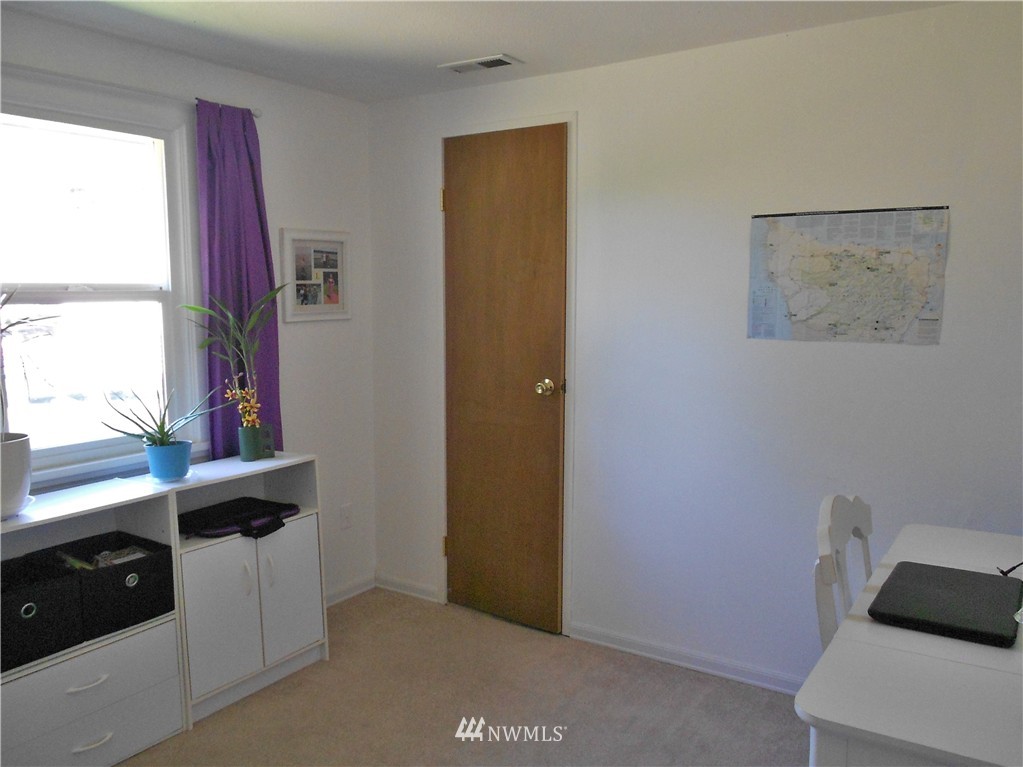 4780 Erlands Point Road Northwest Bremerton, WA 98312 - Photo 14 of 19 Gallery Image 14