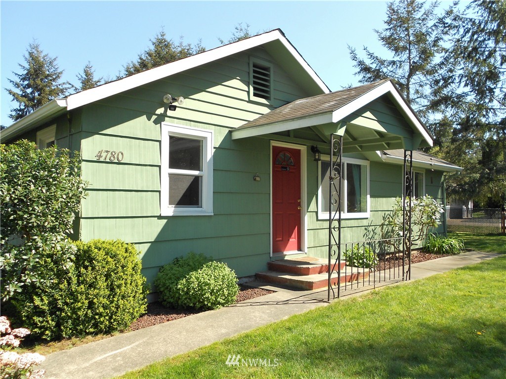 4780 Erlands Point Road Northwest Bremerton, WA 98312 - Photo 18 of 19 Gallery Image 18