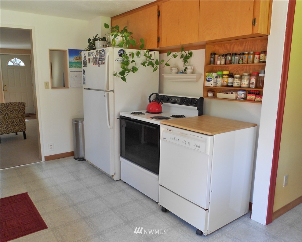 4780 Erlands Point Road Northwest Bremerton, WA 98312 - Photo 8 of 19 Gallery Image 8