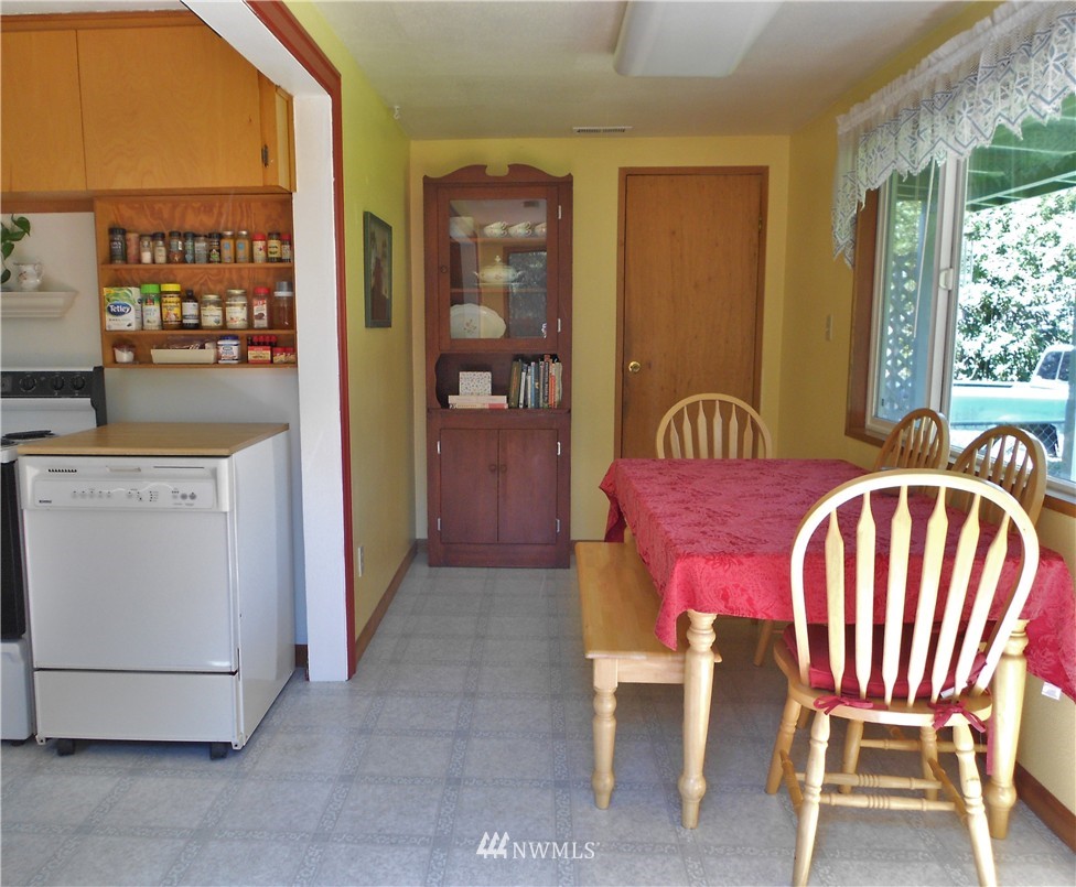 4780 Erlands Point Road Northwest Bremerton, WA 98312 - Photo 9 of 19 Gallery Image 9