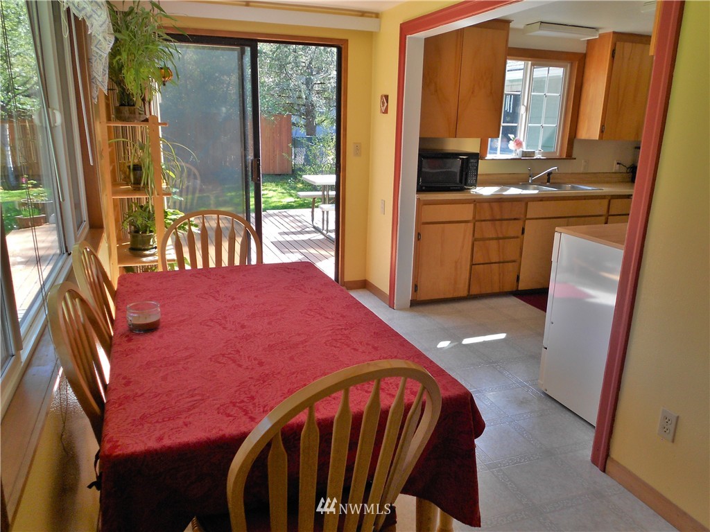 4780 Erlands Point Road Northwest Bremerton, WA 98312 - Photo 10 of 19 Gallery Image 10