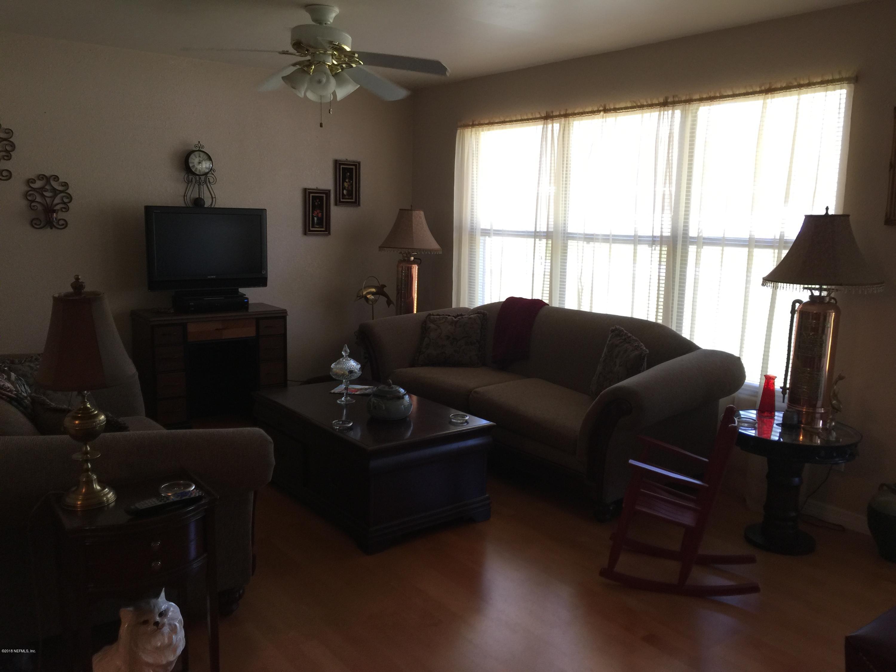 7836 Lavin Road Jacksonville, FL 32221 - Photo 13 of 41 Living Room
