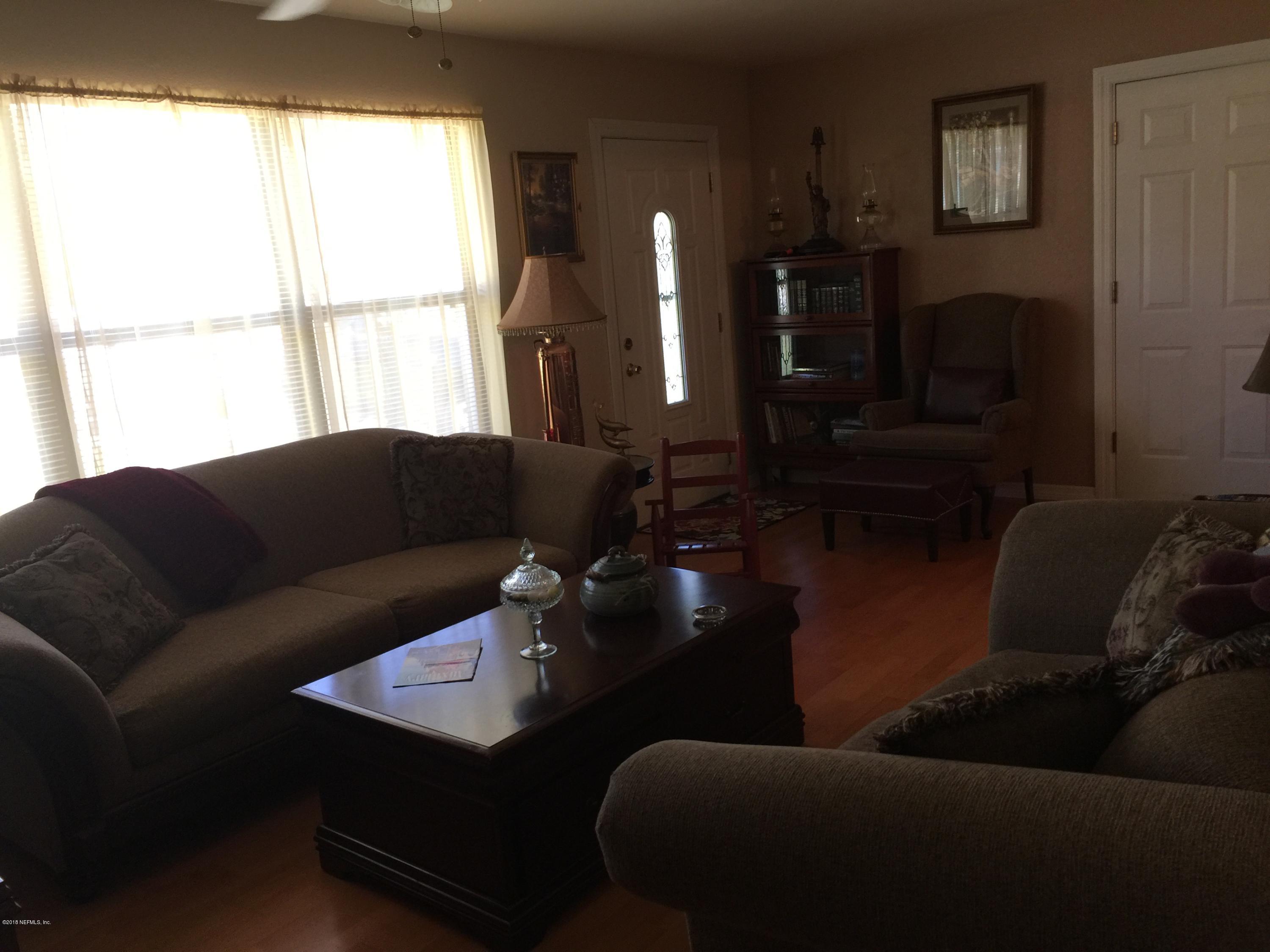 7836 Lavin Road Jacksonville, FL 32221 - Photo 15 of 41 Living Room view 2