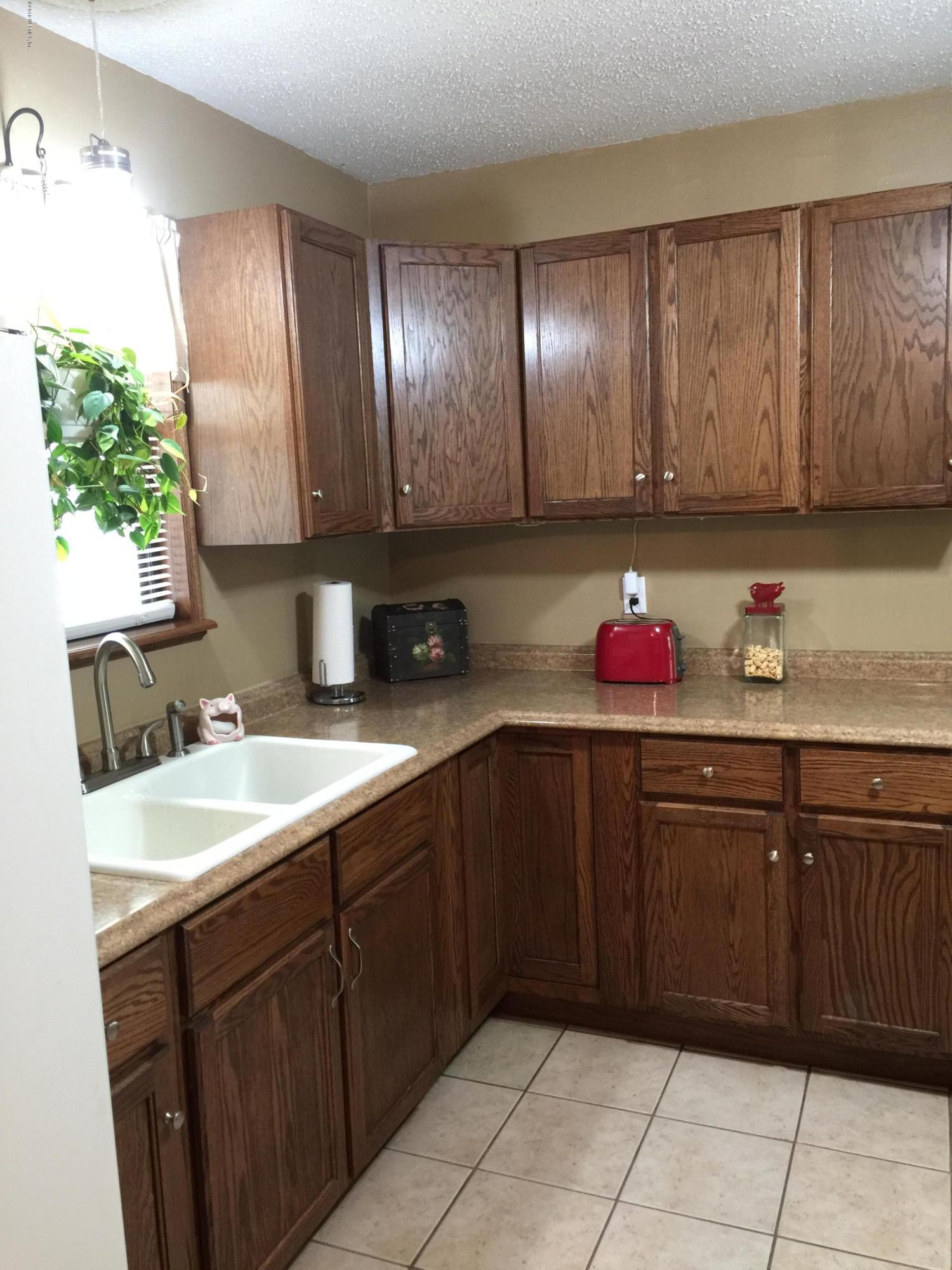 7836 Lavin Road Jacksonville, FL 32221 - Photo 18 of 41 Kitchen view 3