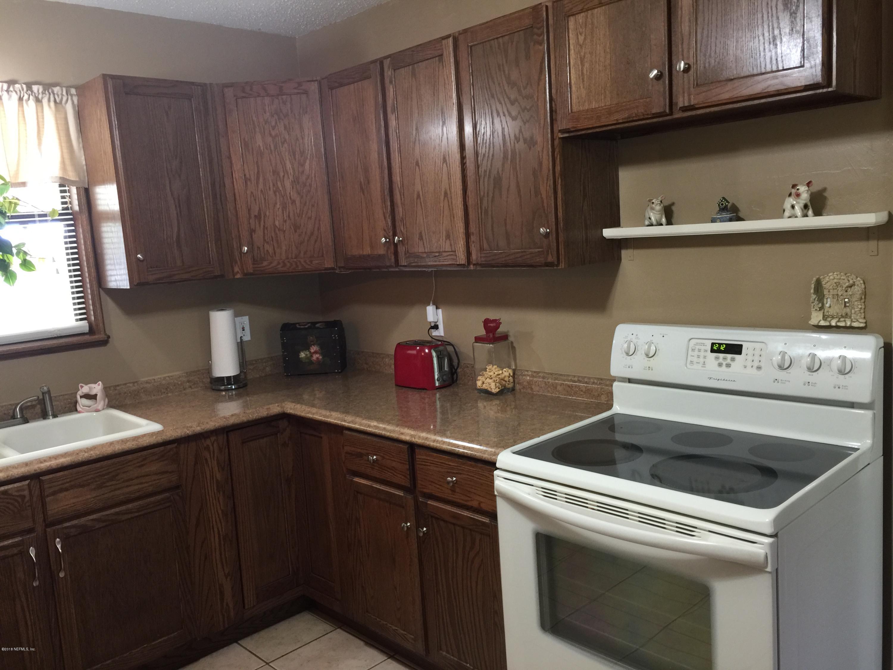 7836 Lavin Road Jacksonville, FL 32221 - Photo 19 of 41 Kitchen view 4
