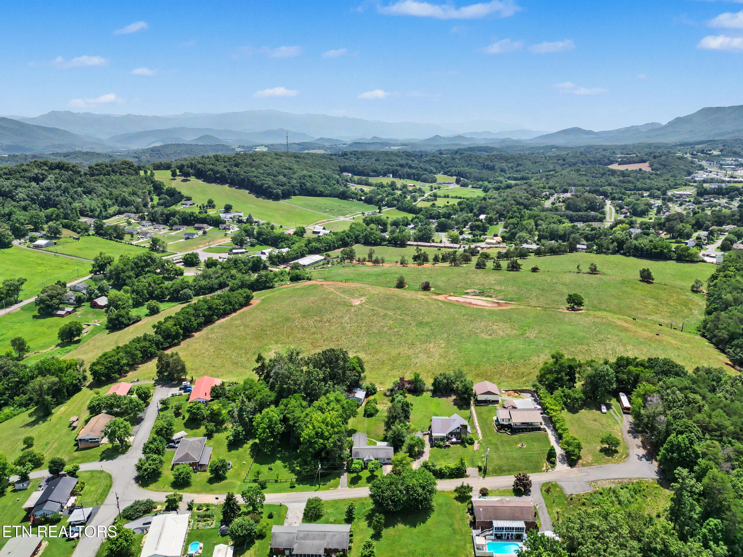 515 Morrell Street Newport, TN 37821 - Photo 38 of 44 36_dji_0165