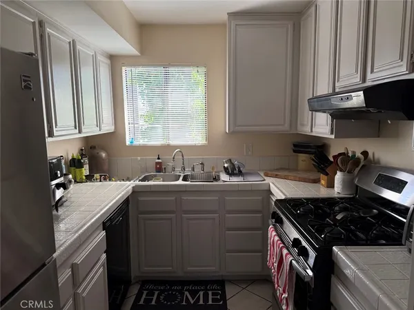 $2,400 | 12629 Ralston Avenue, Unit 110, Sylmar, CA 91342