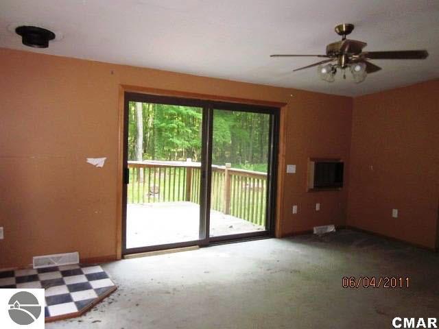8409 West Fillmore Road Sumner, MI 48889 - Photo 4 of 16 1768251-3.JPG