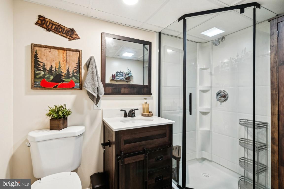 146 Country Club Road Pine Hill, NJ 08021 - Photo 21 of 28 a bathroom with a toilet sink and shower
