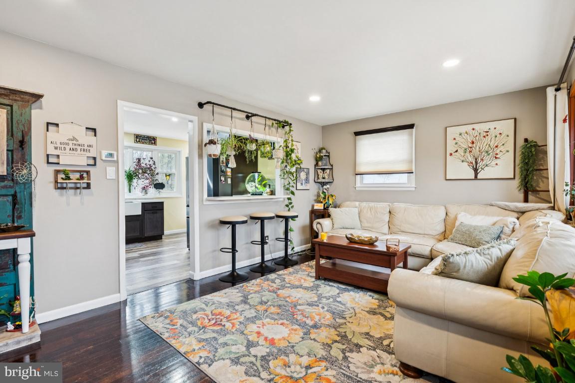 146 Country Club Road Pine Hill, NJ 08021 - Photo 5 of 28 a living room with furniture and a flat screen tv