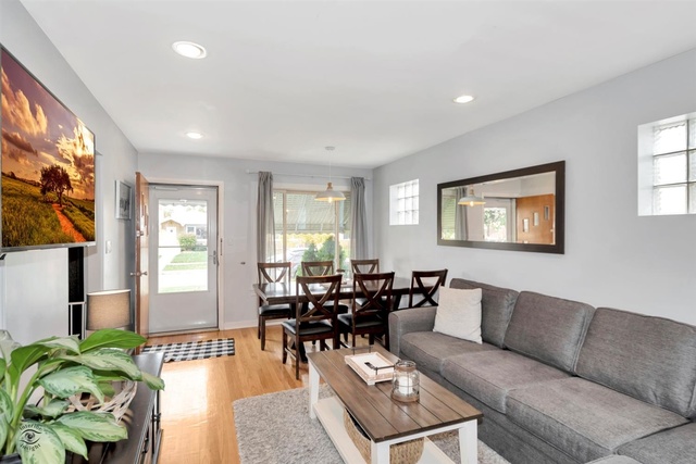 2321 Westover Avenue North Riverside, IL 60546 - Photo 2 of 26