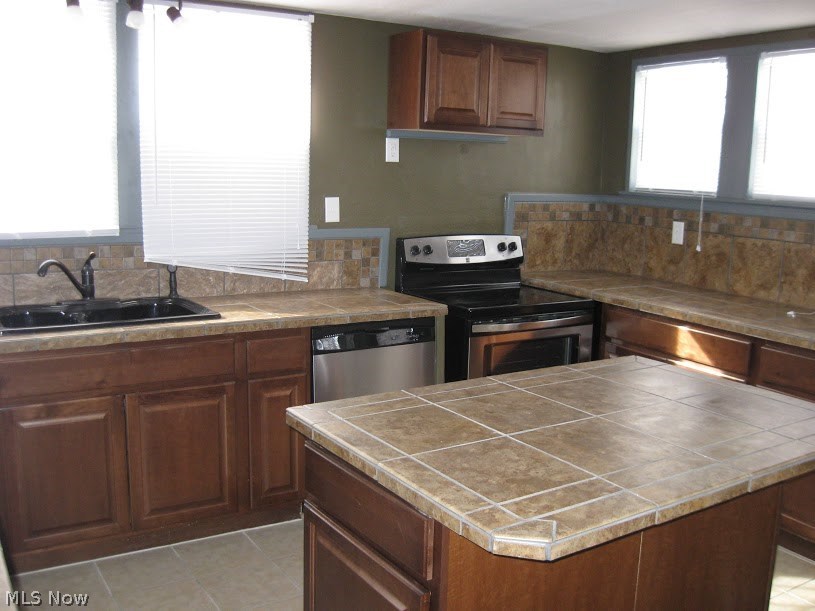 1237 Ridge Road Northwest Canton, OH 44703 - Photo 3 of 14 Gallery Image 3