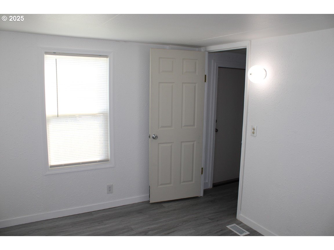 514 Southwest 13th Street Pendleton, OR 97801 - Photo 14 of 18