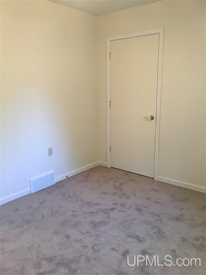 408 Jasper Street Ishpeming, MI 49849 - Photo 15 of 32
