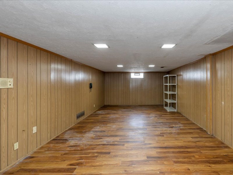 8830 Shagbark Road Indianapolis, IN 46260 - Photo 11 of 23 Gallery Image 11