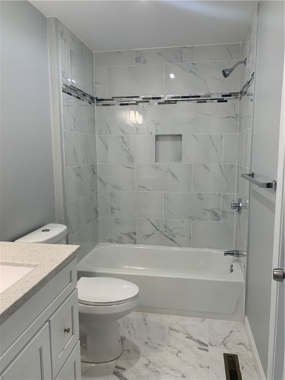 1520 Chopmist Hill Road Scituate, RI 02857 - Photo 9 of 11 Main Full Bathroom with Tub & Shower.