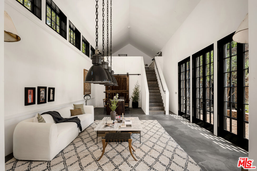 13215 Riviera Ranch Road Los Angeles, CA 90049 - Photo 48 of 65