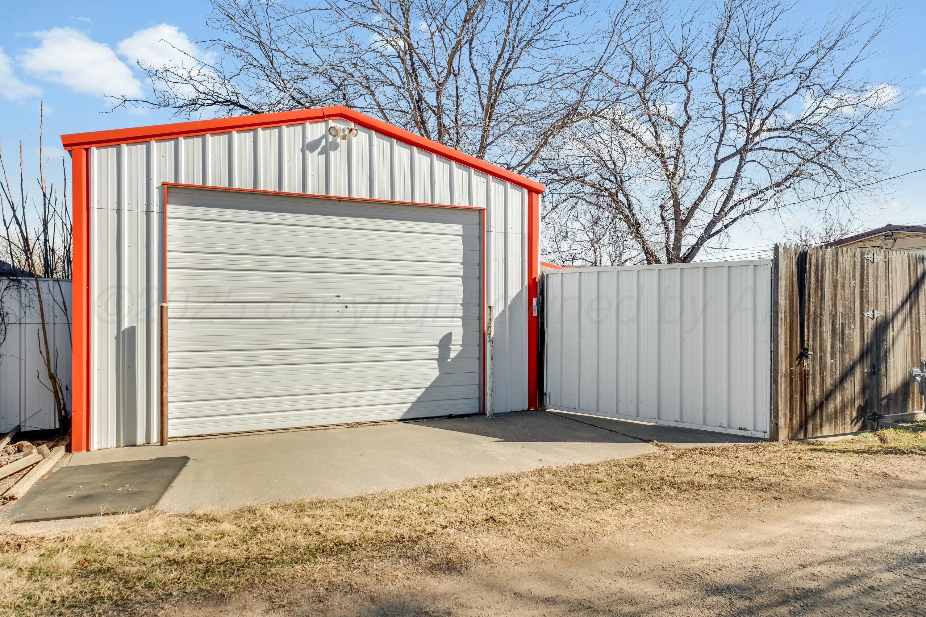 3128 Nebraska Street Amarillo, TX 79106 - Photo 4 of 34 a front view of a house
