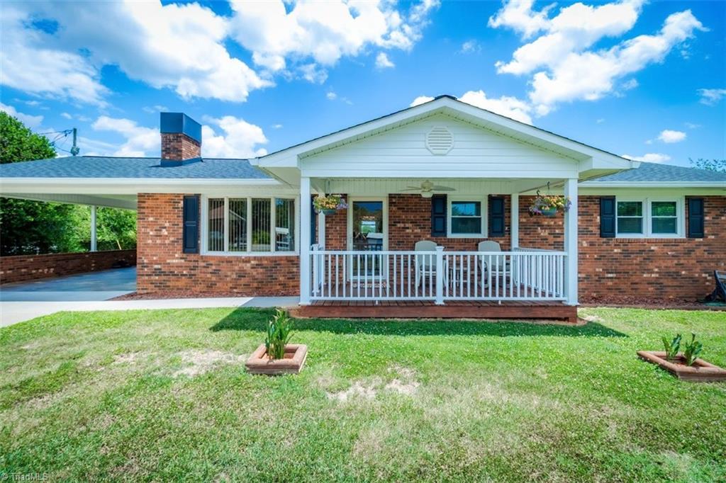 211 Parsons Road Wilkesboro, NC 28697 - Photo 3 of 48