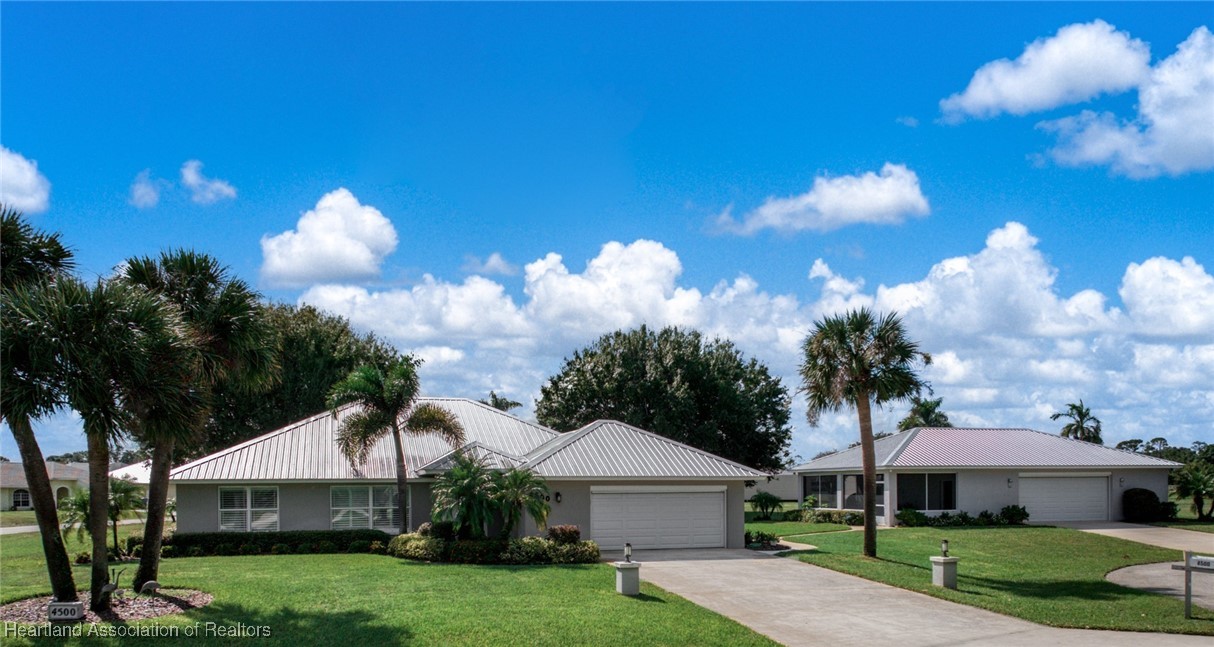 4500 Del Rio Court Sebring, FL 33875 - Photo 1 of 32 BEAUTIFULLY UPDATED HOME PLUS ADDITIONAL DETACHED BUILDING & BUILDABLE HOMESITE INCLUDED!