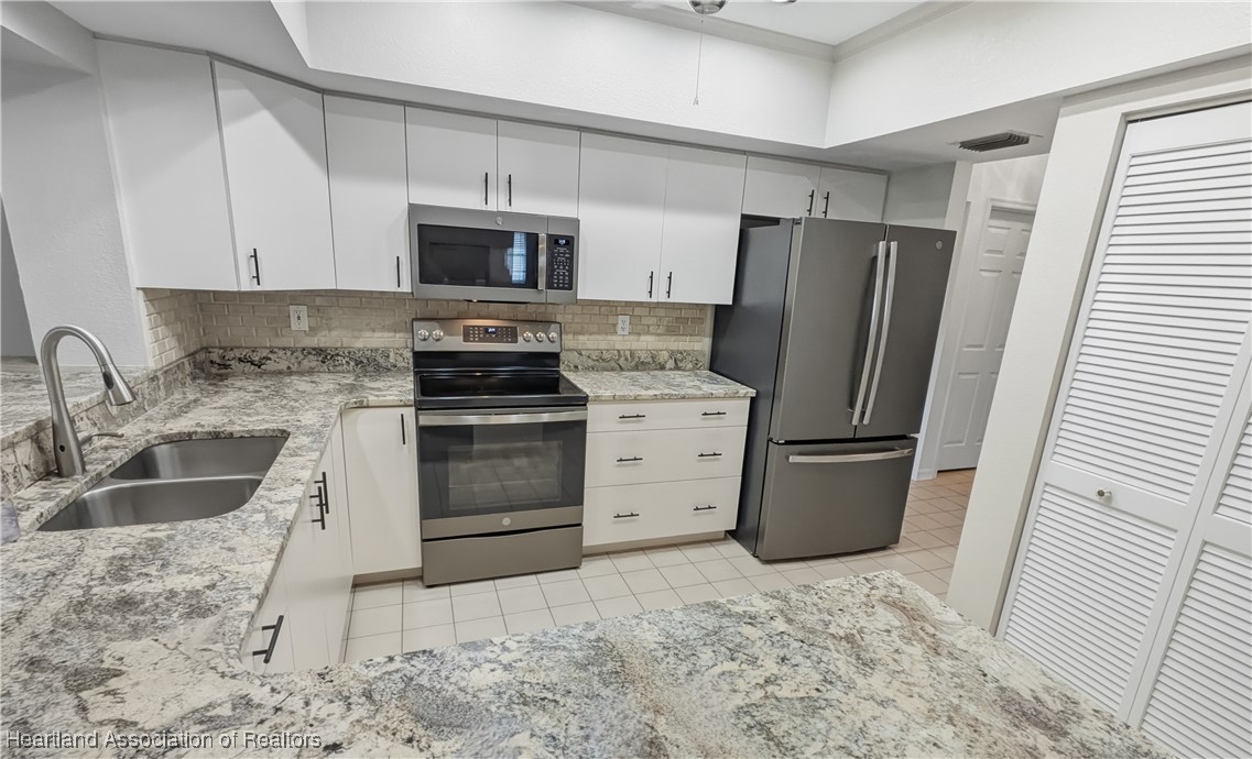 4500 Del Rio Court Sebring, FL 33875 - Photo 5 of 32 Gallery Image 5