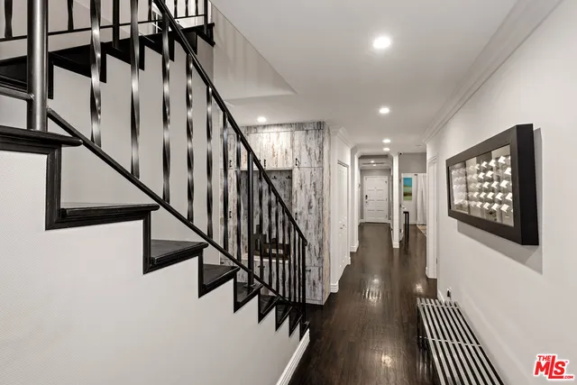 $14,950 | 711 Huntley Drive, West Hollywood, CA 90069