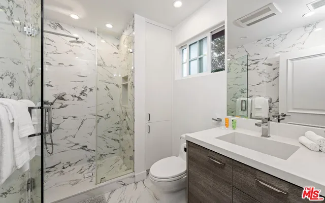 $14,950 | 711 Huntley Drive, West Hollywood, CA 90069