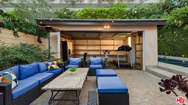 $14,950 | 711 Huntley Drive, West Hollywood, CA 90069