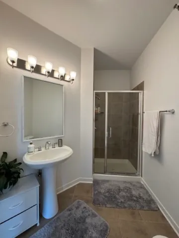 $4,650 | 757 North Orleans Street, Unit 1206, Chicago, IL 60654