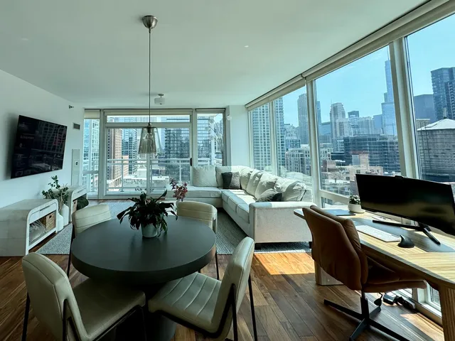 $4,650 | 757 North Orleans Street, Unit 1206, Chicago, IL 60654