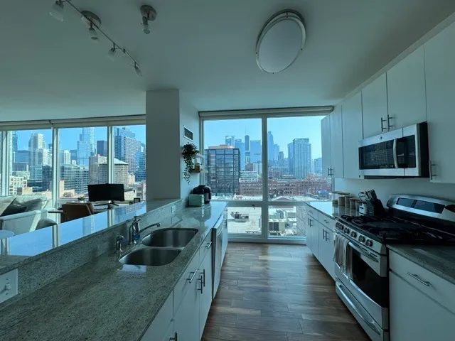 $4,650 | 757 North Orleans Street, Unit 1206, Chicago, IL 60654