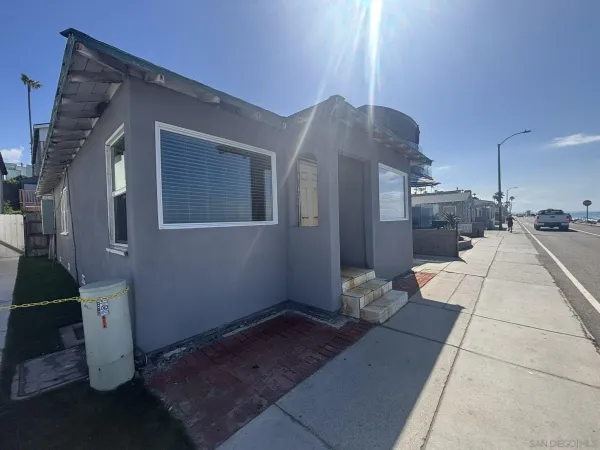 $4,950 | 514 South The Strand, Unit A, Oceanside, CA 92054