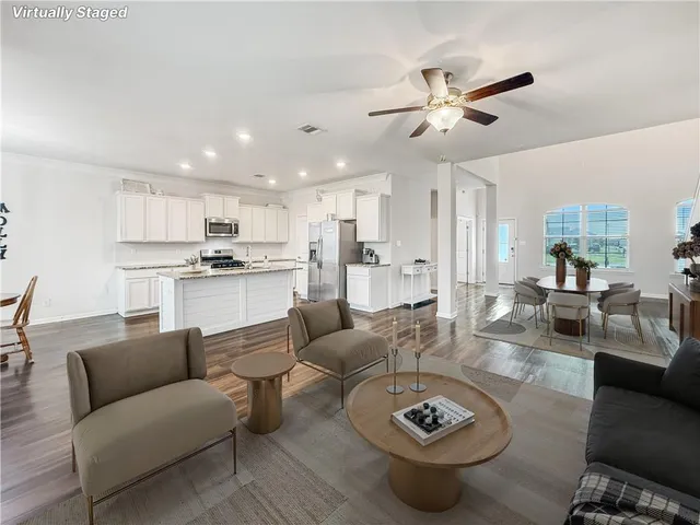 $365,000 | 587 Lakeshore Village East, Slidell, LA 70461